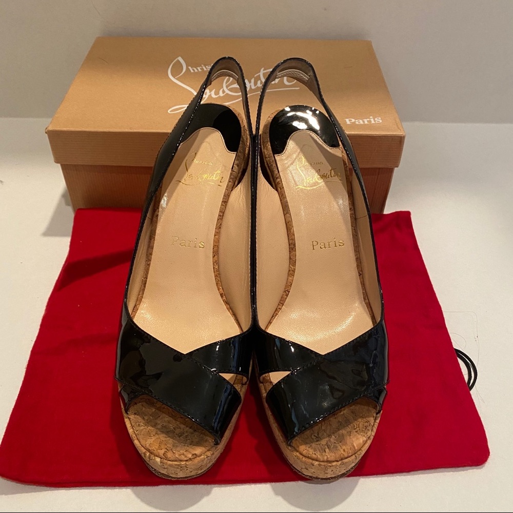 Christian Louboutin black Marpoil Peep toes Sz 41